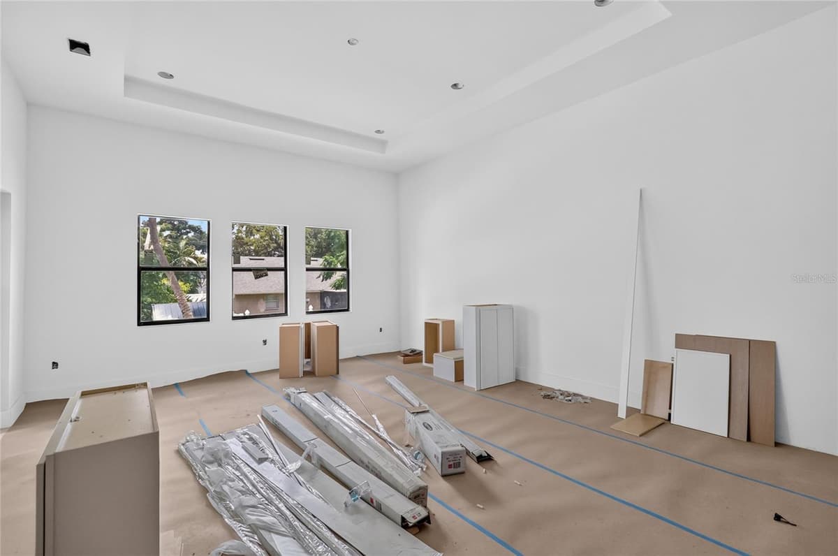 207 GARDENIA AVENUE — photo 26 of 52