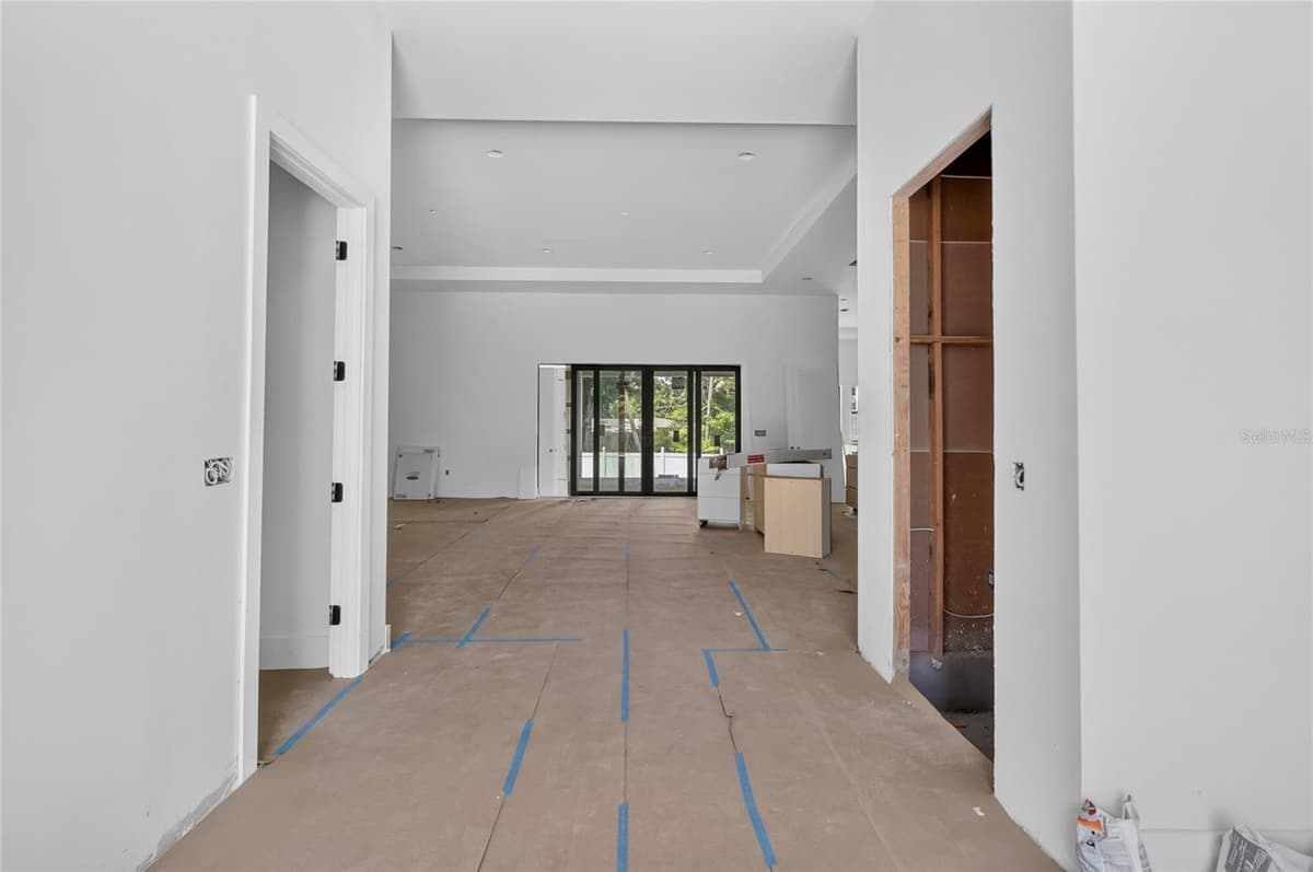 207 GARDENIA AVENUE — photo 18 of 52
