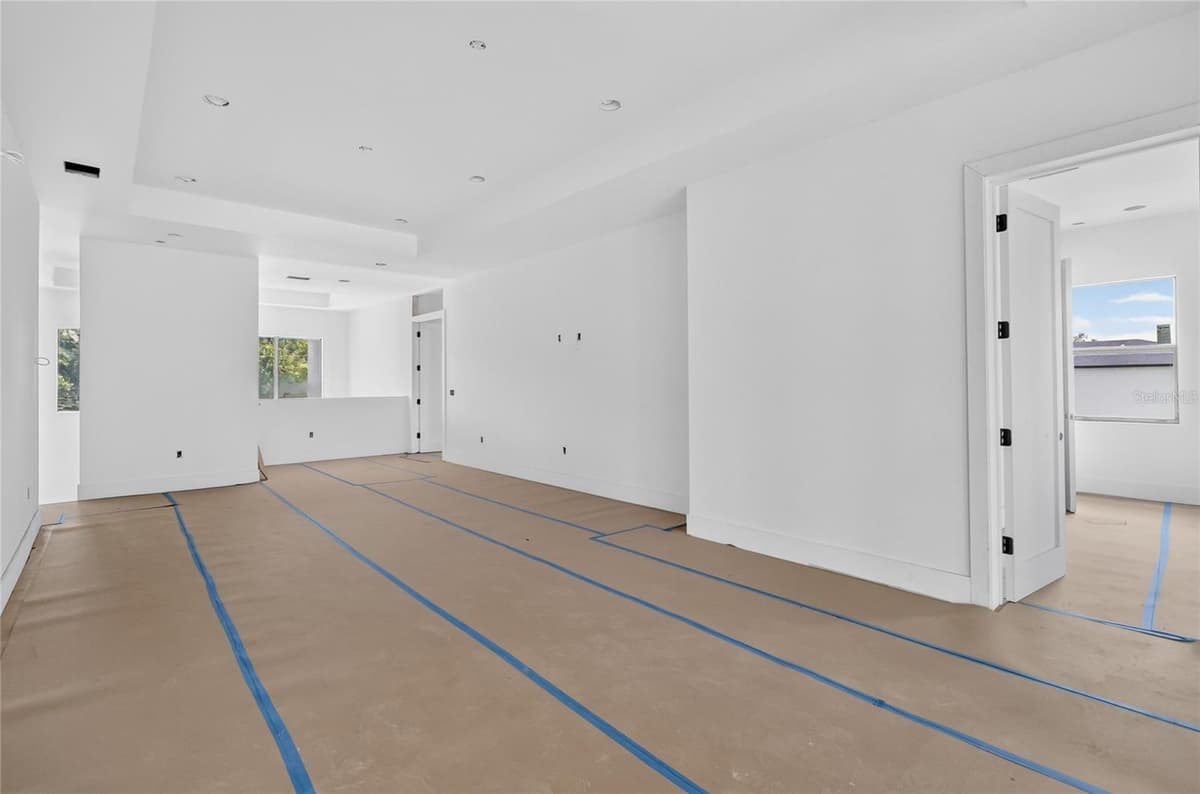 207 GARDENIA AVENUE — photo 27 of 52
