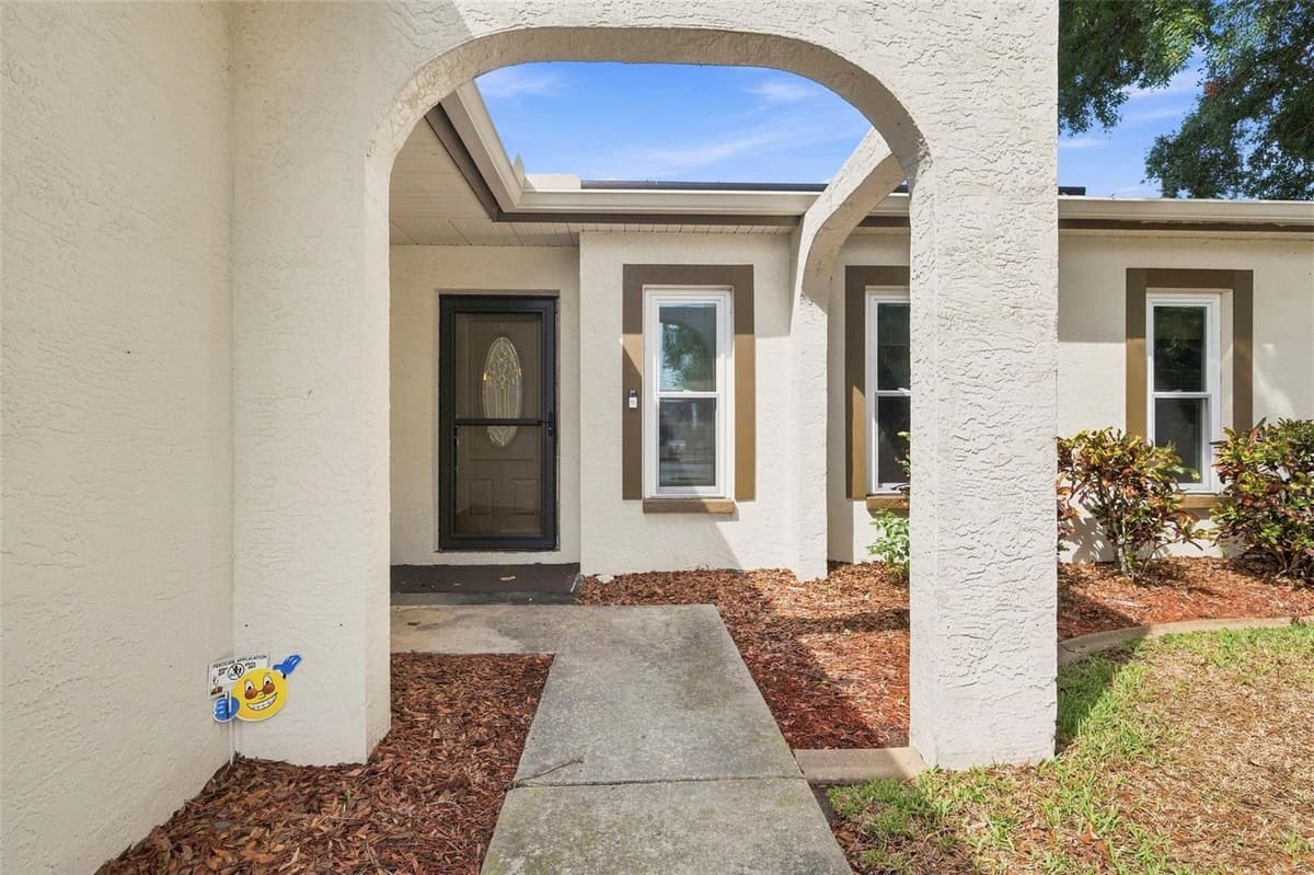 2460 BEACON GROVES BOULEVARD — photo 6 of 66
