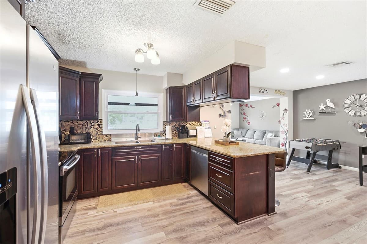 2460 BEACON GROVES BOULEVARD — photo 20 of 66