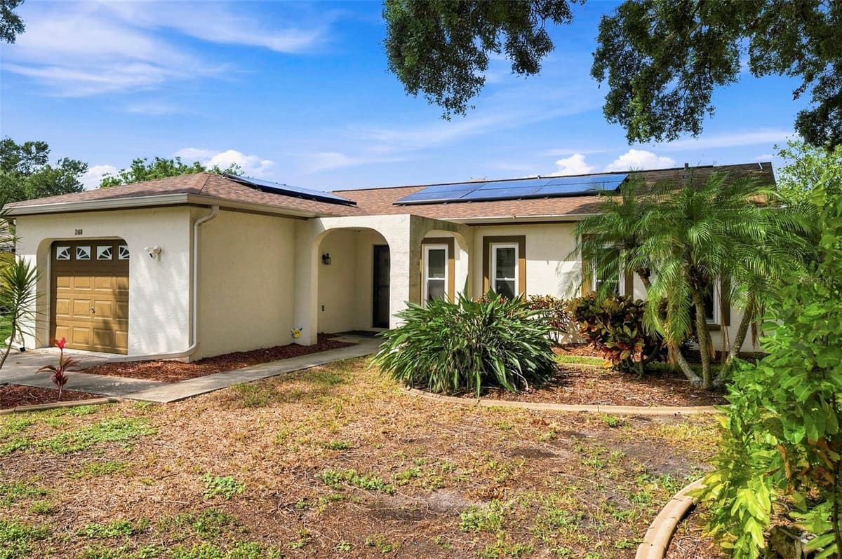 2460 BEACON GROVES BOULEVARD — photo 3 of 66