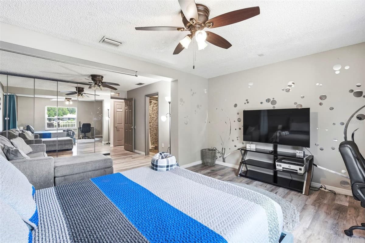 2460 BEACON GROVES BOULEVARD — photo 44 of 66