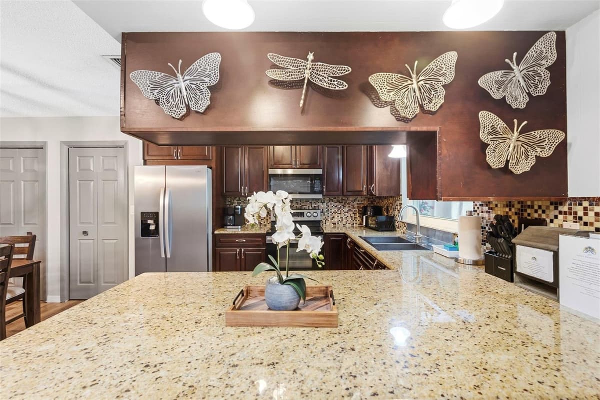 2460 BEACON GROVES BOULEVARD — photo 16 of 66