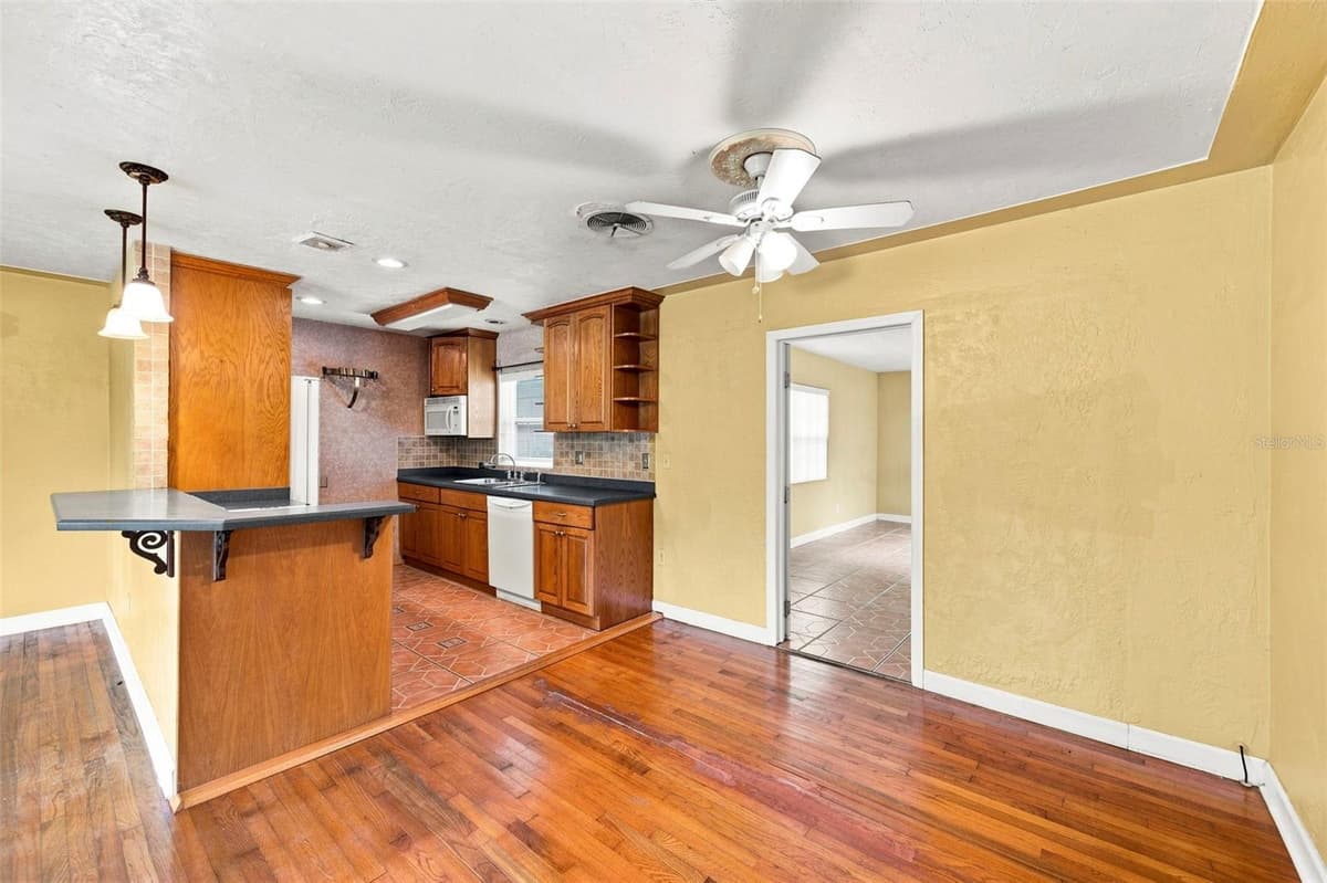4310 DR MARTIN LUTHER KING JR STREET — photo 6 of 24