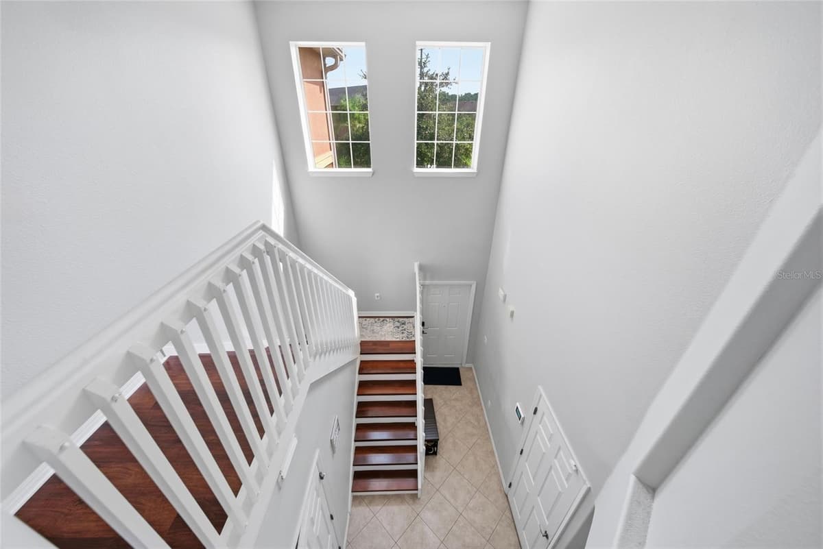 2937 BIRCHCREEK DRIVE — photo 10 of 36