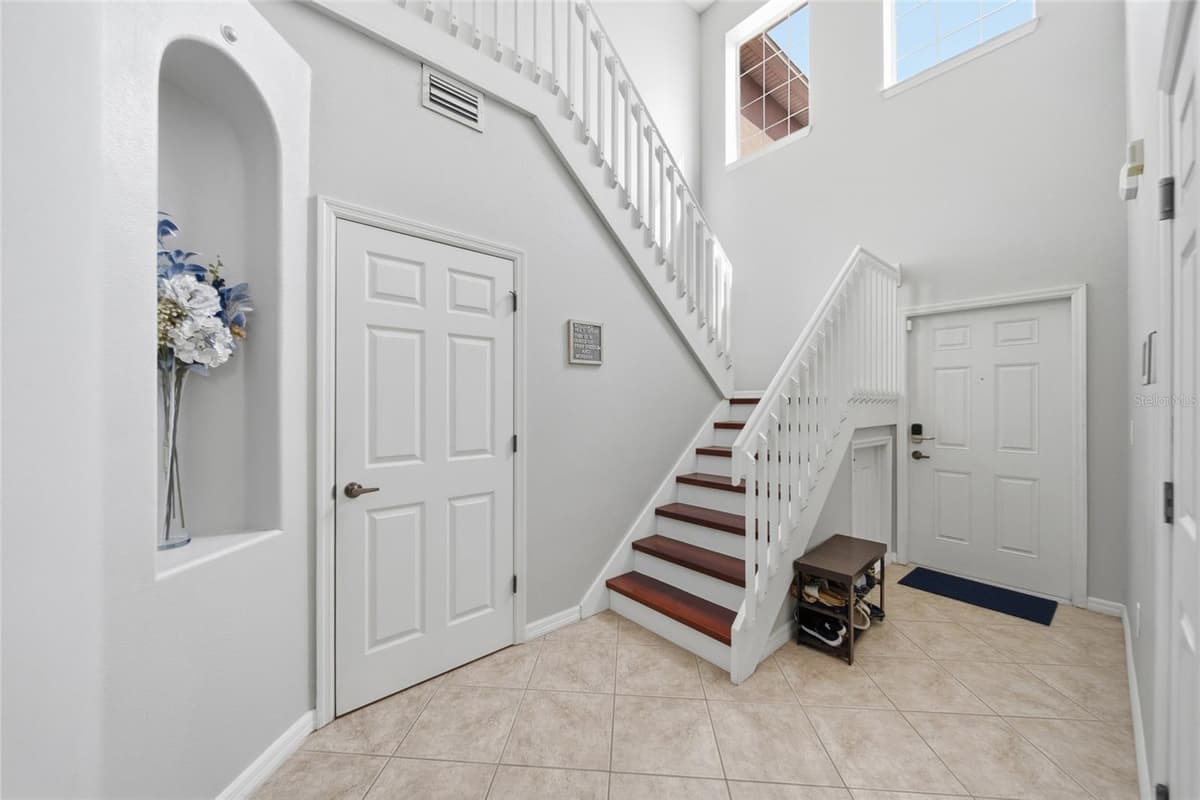 2937 BIRCHCREEK DRIVE — photo 2 of 36