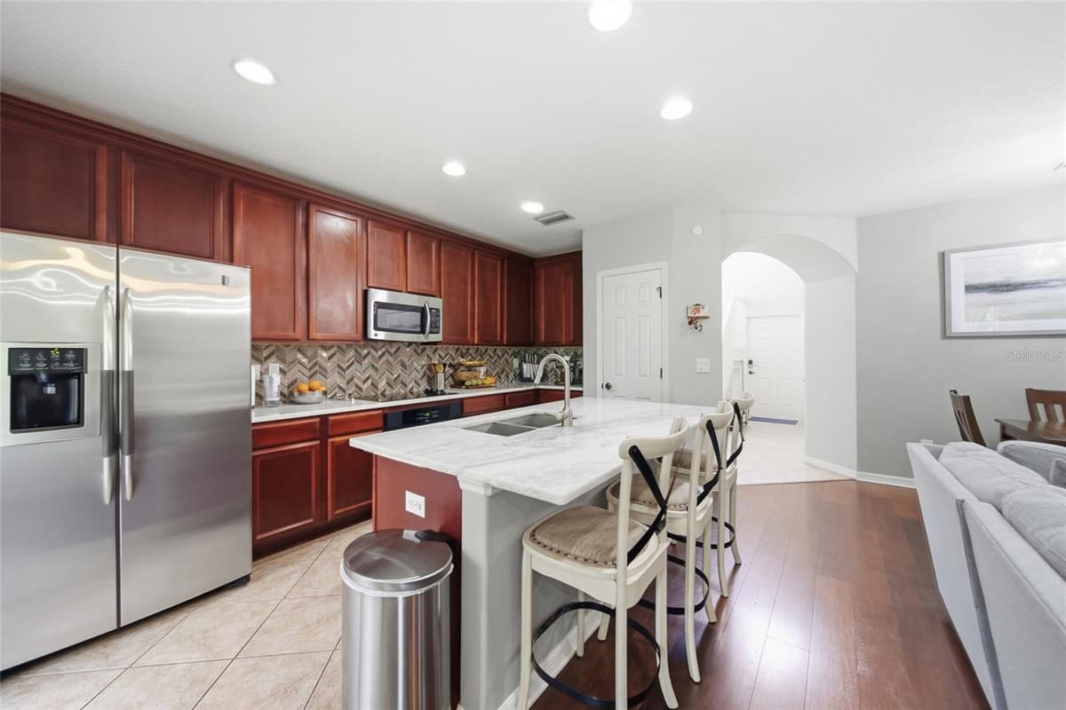 2937 BIRCHCREEK DRIVE — photo 5 of 36