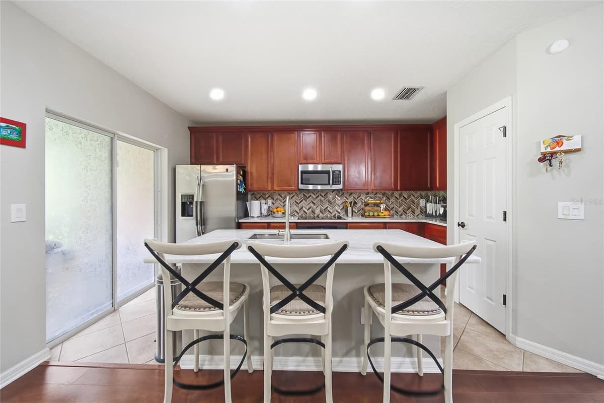 2937 BIRCHCREEK DRIVE — photo 4 of 36