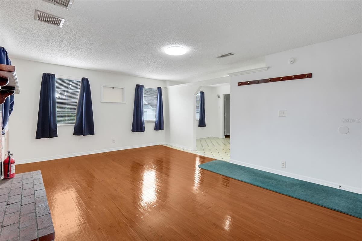 13234 SOUTH CAROLINA AVENUE — photo 11 of 37