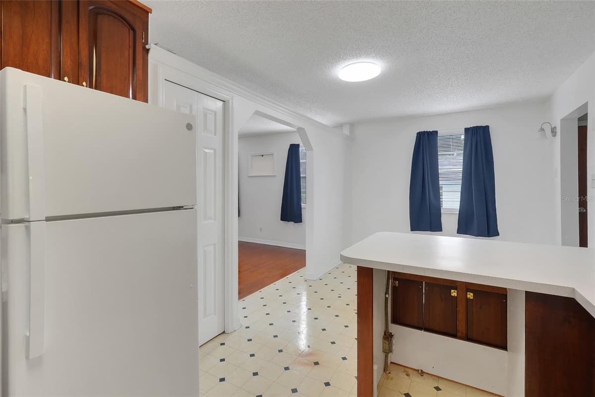 13234 SOUTH CAROLINA AVENUE — photo 13 of 37