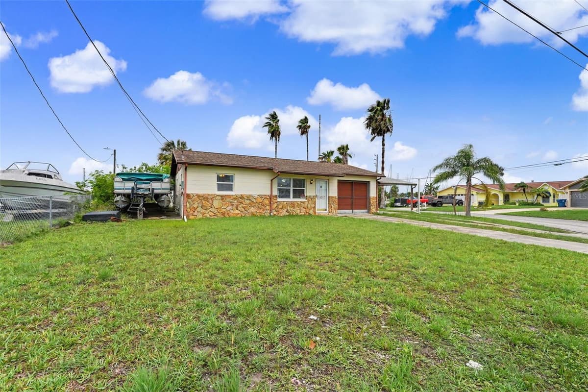 4093 FLAMINGO BOULEVARD — photo 2 of 37