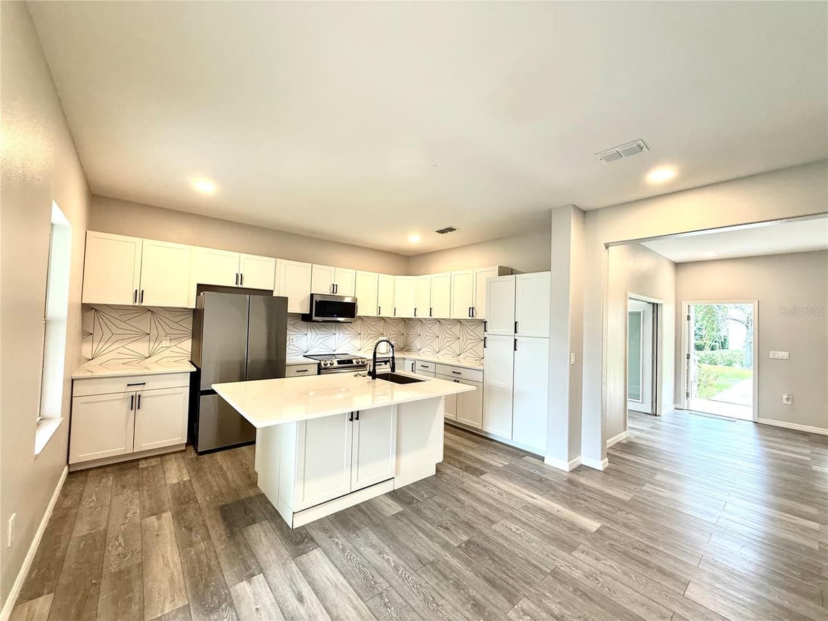 2054 BLAIRMOOR PLACE — photo 8 of 33