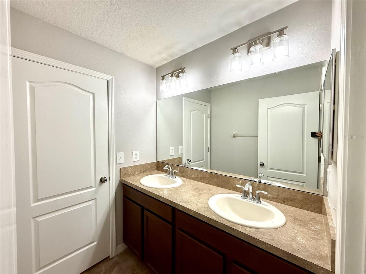 2054 BLAIRMOOR PLACE — photo 27 of 33