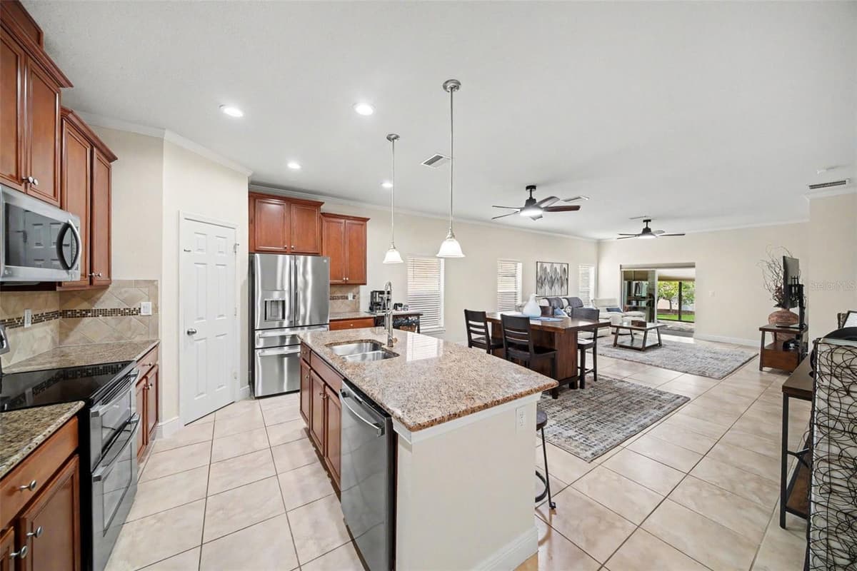 2722 WINGLEWOOD CIRCLE — photo 2 of 25
