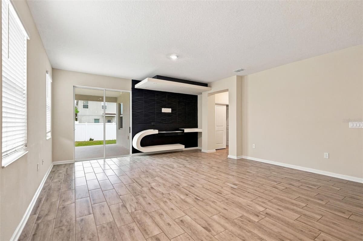 139 PERSHING STREET — photo 4 of 48