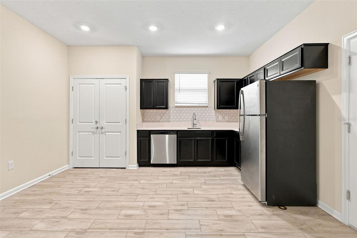 139 PERSHING STREET — photo 14 of 48