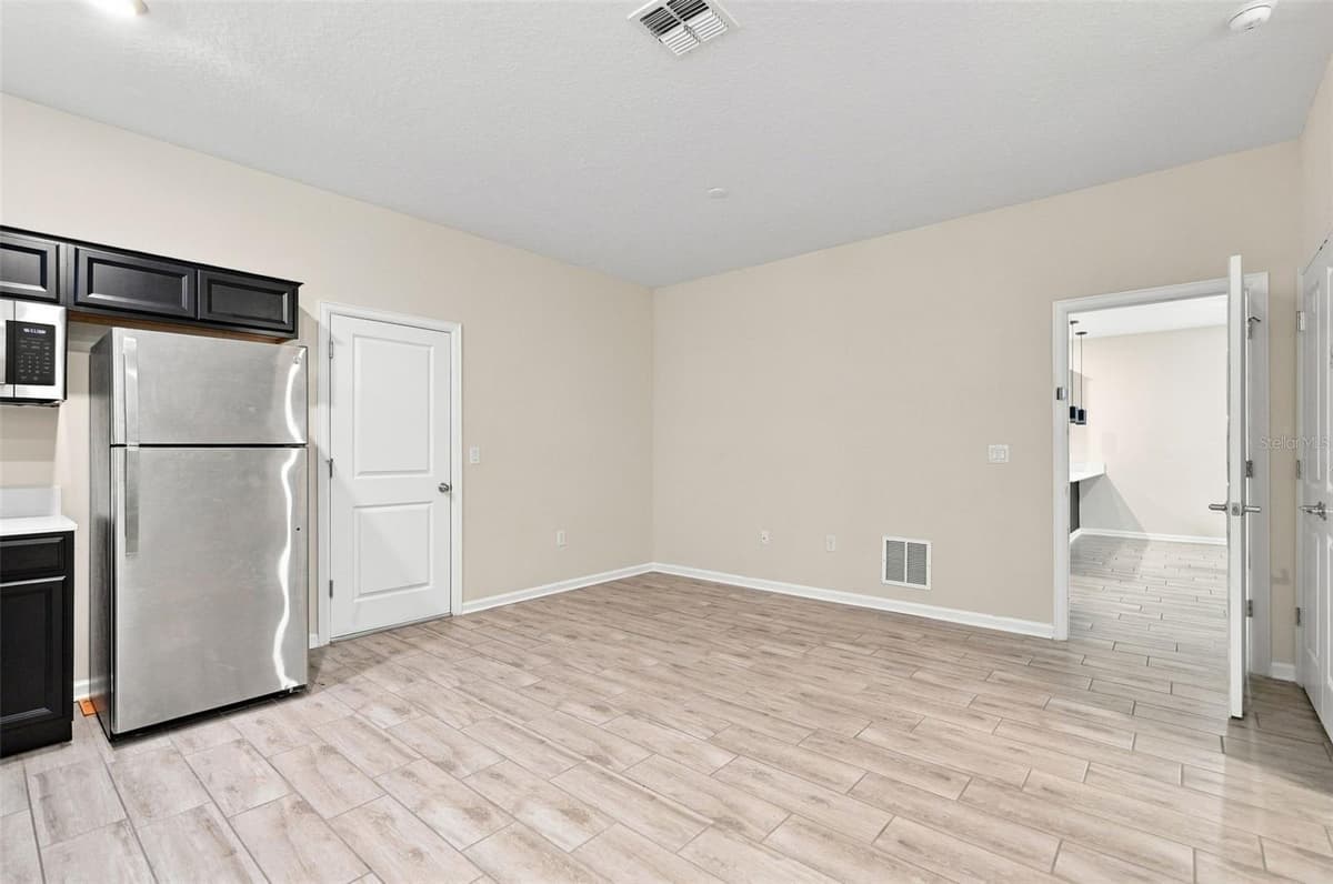 139 PERSHING STREET — photo 13 of 48