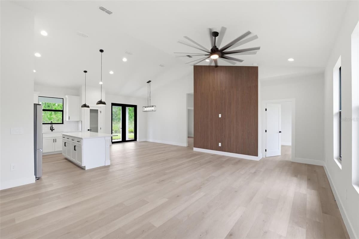 7224 GRANADA BOULEVARD — photo 6 of 30