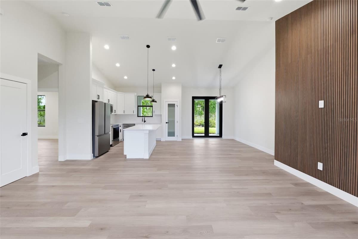 7224 GRANADA BOULEVARD — photo 5 of 30