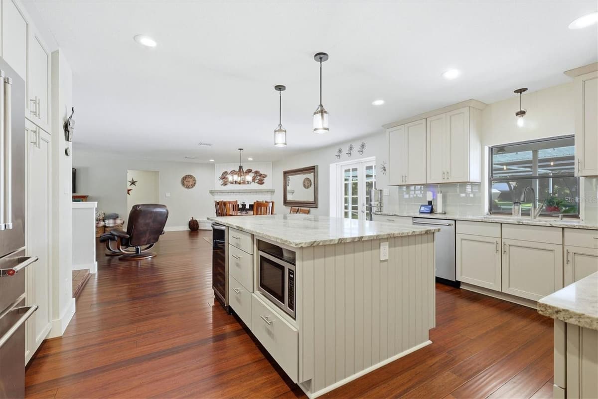 5505 BENEVA WOODS CIRCLE — photo 11 of 38