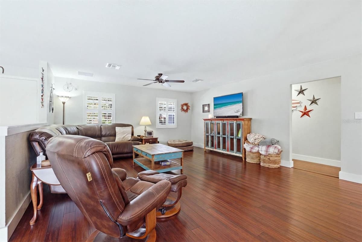 5505 BENEVA WOODS CIRCLE — photo 7 of 38