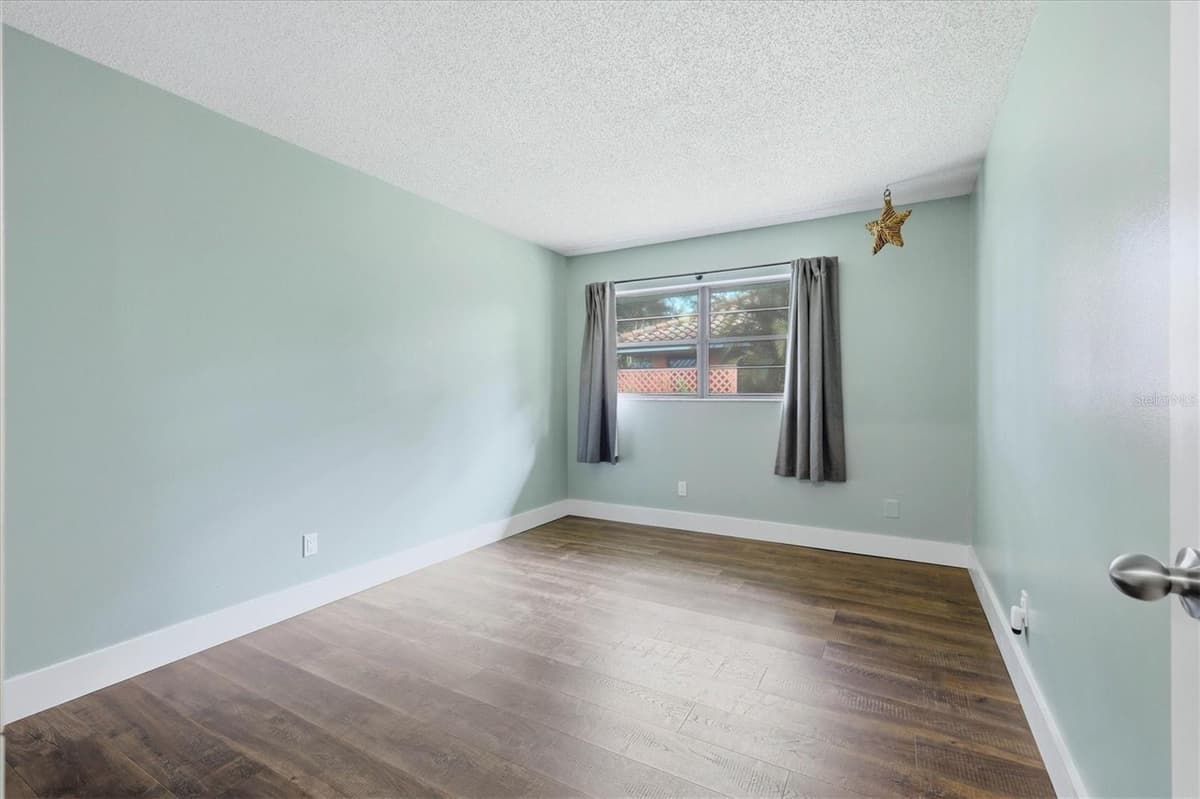 5505 BENEVA WOODS CIRCLE — photo 21 of 38