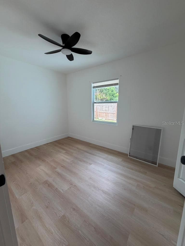 5320 PLUM AVENUE — photo 6 of 28
