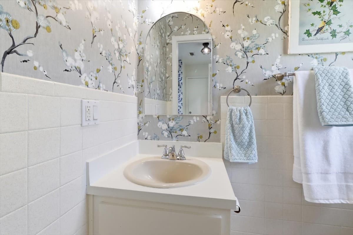 203 LEE STREET — photo 18 of 33