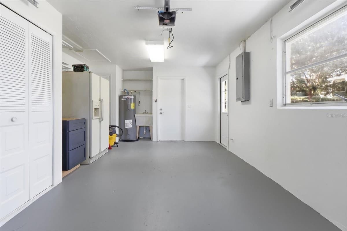 203 LEE STREET — photo 25 of 33