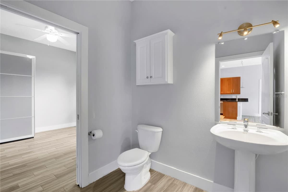 2251 NAIRN DRIVE — photo 16 of 38
