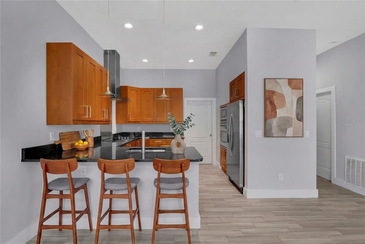 2251 NAIRN DRIVE — photo 9 of 38