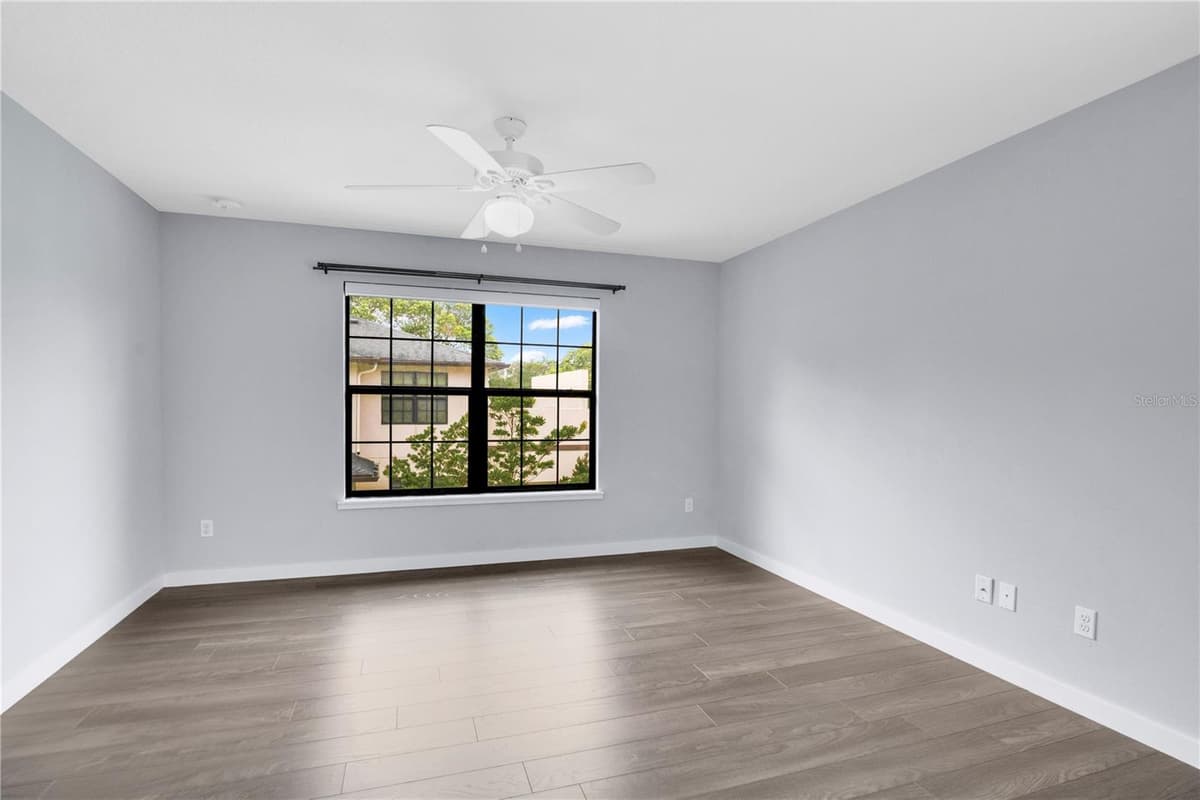 2251 NAIRN DRIVE — photo 20 of 38