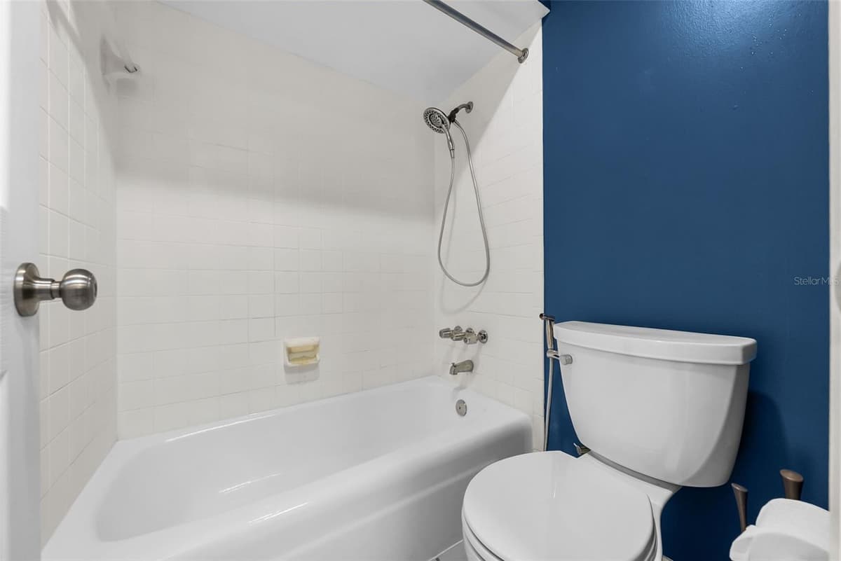 7002 APPLEWOOD COURT — photo 35 of 66