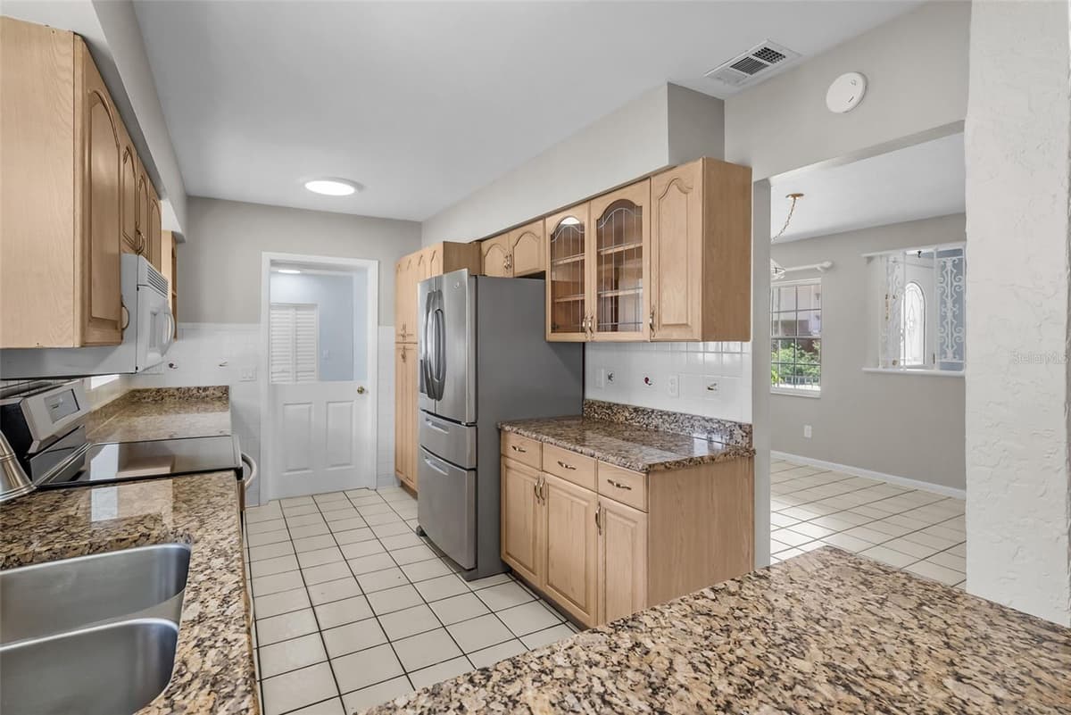 7002 APPLEWOOD COURT — photo 15 of 66