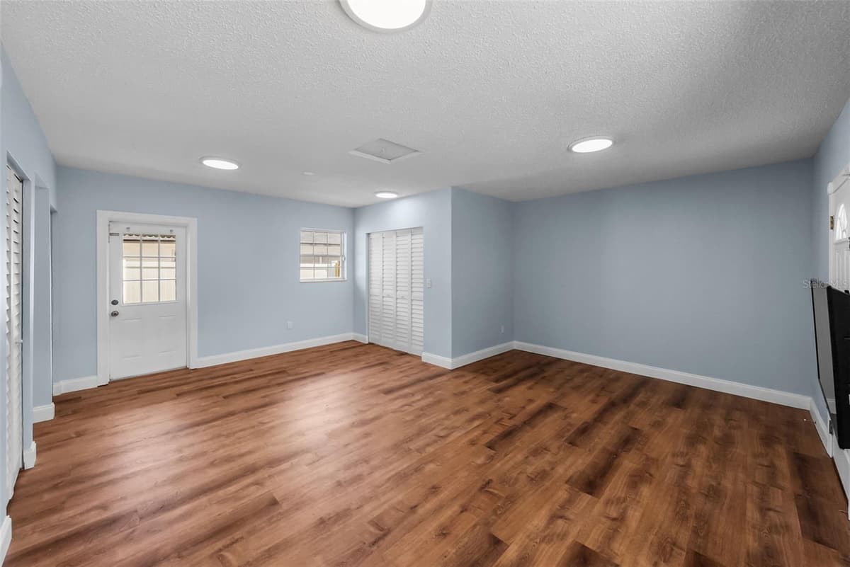7002 APPLEWOOD COURT — photo 22 of 66