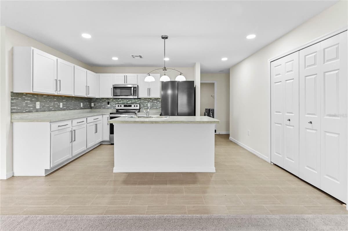 361 THORNHILL DRIVE — photo 9 of 37