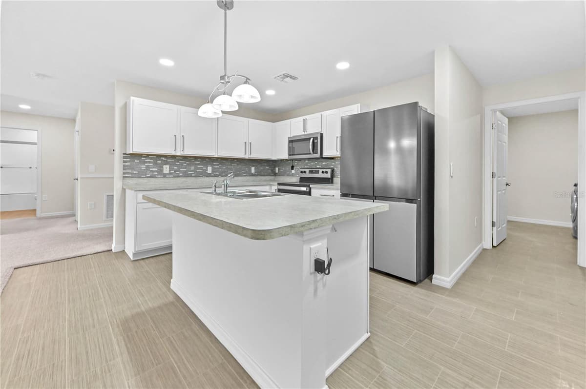 361 THORNHILL DRIVE — photo 11 of 37