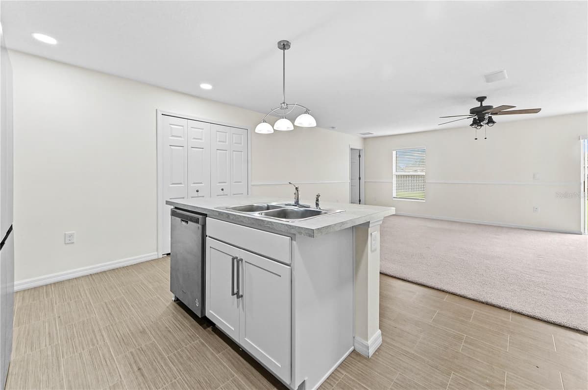 361 THORNHILL DRIVE — photo 13 of 37