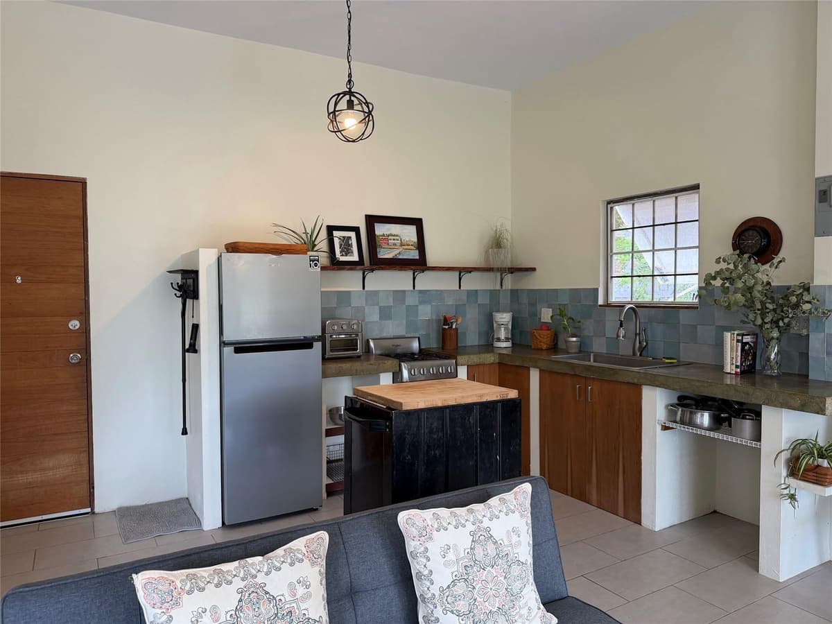 311 VILLA BORINQUEN — photo 4 of 25
