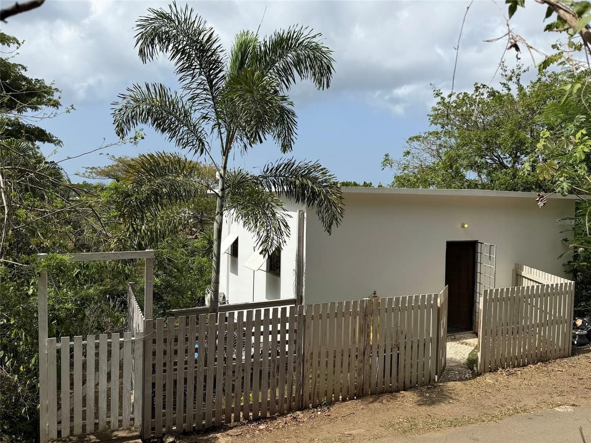311 VILLA BORINQUEN — photo 23 of 25