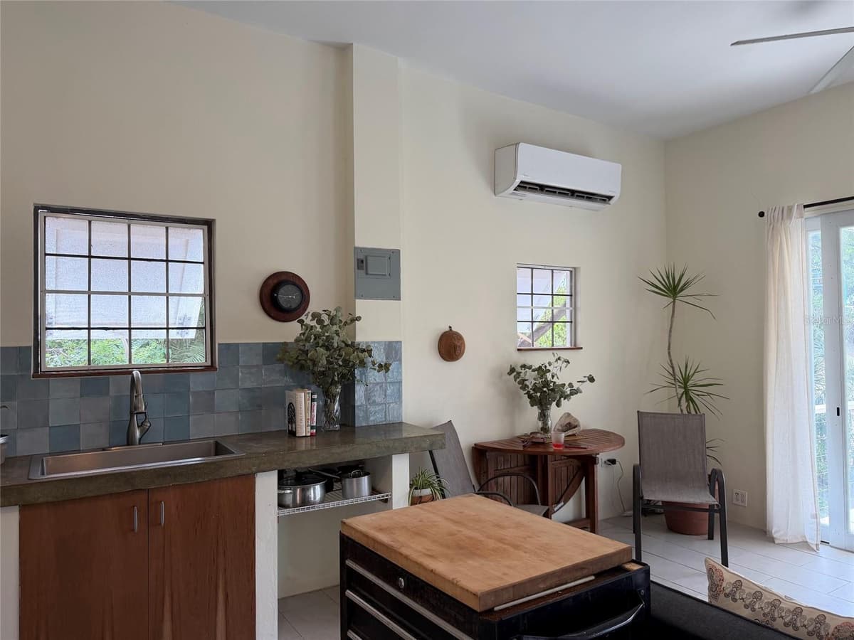 311 VILLA BORINQUEN — photo 7 of 25