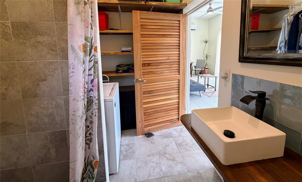 311 VILLA BORINQUEN — photo 19 of 25