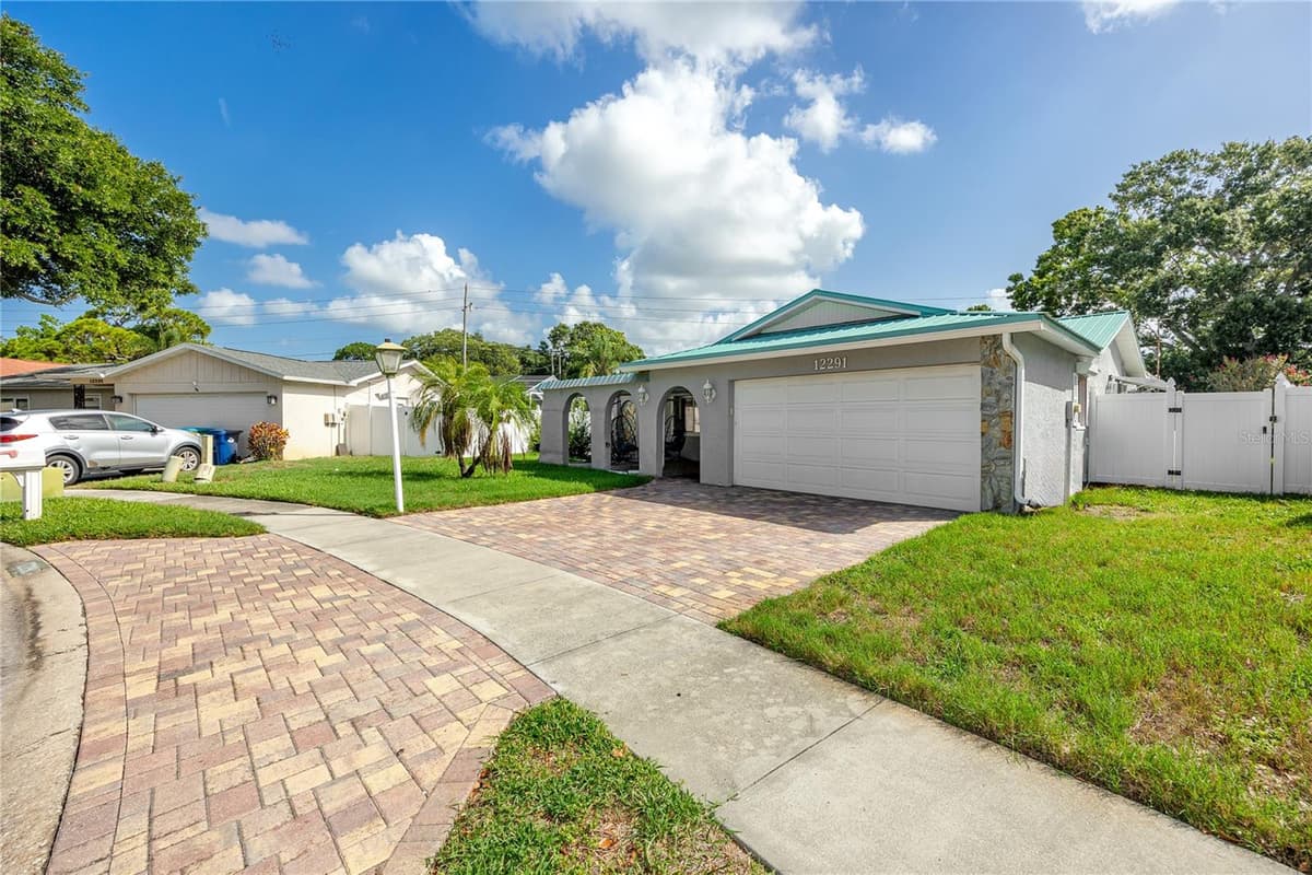 12291 MONARCH CIRCLE — photo 45 of 53