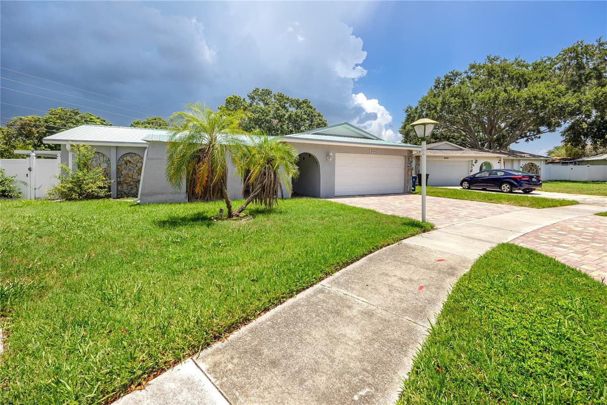 12291 MONARCH CIRCLE — photo 46 of 53