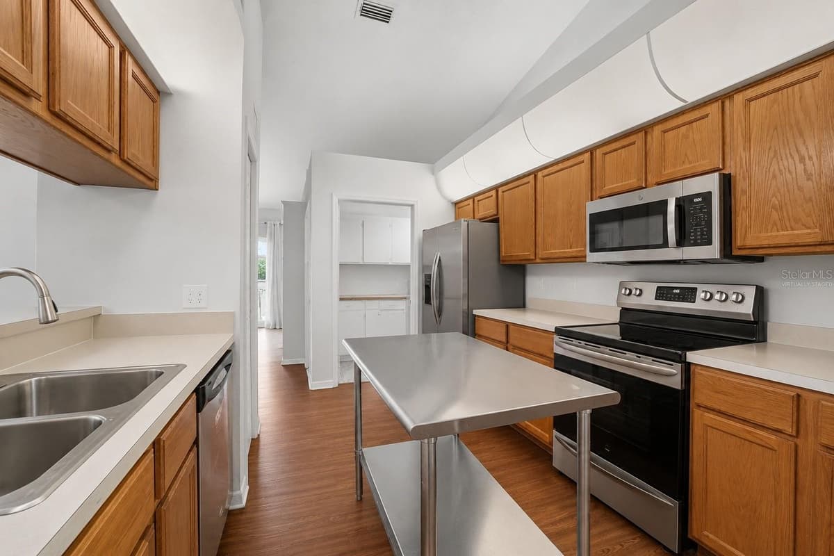 12606 LITEWOOD DR — photo 8 of 35
