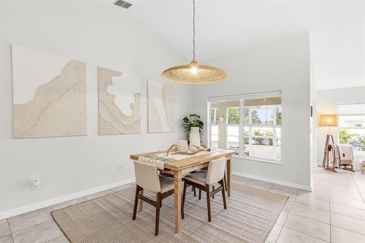 10317 WILLIG AVENUE — photo 3 of 31