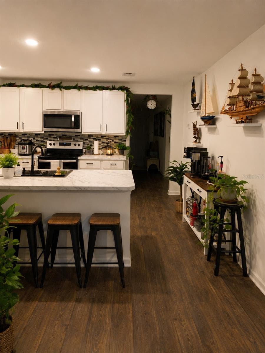 5418 HOLLOW BIRCH DRIVE — photo 4 of 15