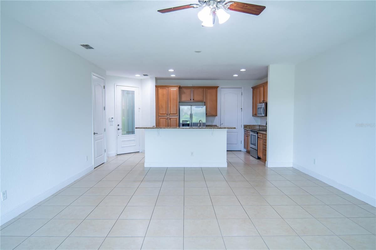 8358 KELSALL DRIVE — photo 3 of 23