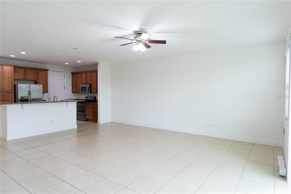 8358 KELSALL DRIVE — photo 7 of 23